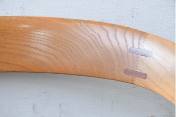 デンマークヴィンテージ　Ansager Mobler(アンサーガー・モブラー)　アッシュ材の背もたれと細身の金属フレームが調和したスタイリッシュなアームチェア2脚セット　(R-088235)
