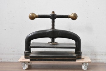 イギリスアンティーク　希少!!　重厚感のあるブックプレス機　※ディスプレイ用　(R-088242)