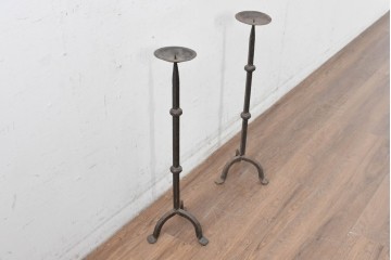 【簡易リペア限定品】　イギリスヴィンテージ　ロートアイアンのキャンドルスタンド2台セット　(R-088244)