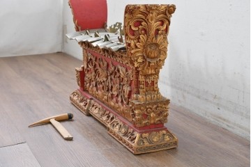 【簡易リペア限定品】中古　バリ島　ガムラン楽器　ガンサ　彫刻装飾が見事な民族楽器　(R-088246)