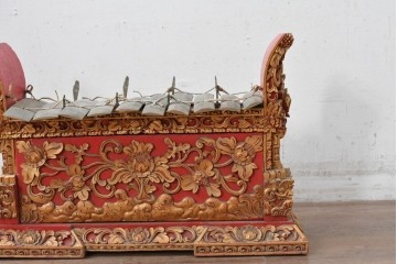【簡易リペア限定品】中古　バリ島　ガムラン楽器　ガンサ　彫刻装飾が見事な民族楽器　(R-088246)