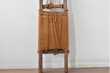 和製アンティーク　木味と縄編みの素朴な背負子(しょいこ)　(R-088247)
