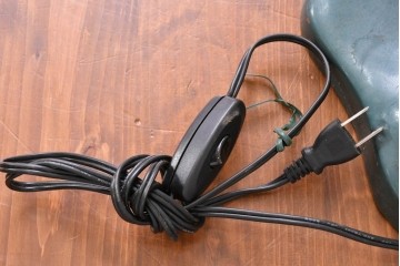 イギリスヴィンテージ　丸型シェードがレトロなグースネック式デスクライト　(R-088252)