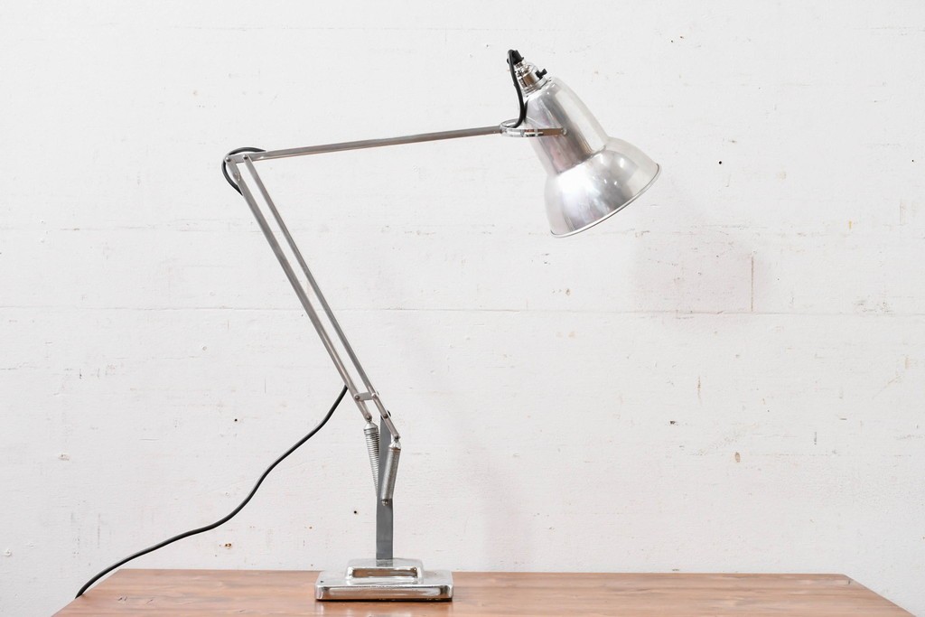 イギリスヴィンテージ　Herbert Terry & Sons(ハーバート・テリー・アンド・サンズ)社製　Anglepoise(アングルポイズ)　インダストリアルデザインのデスクライト　(R-088253)