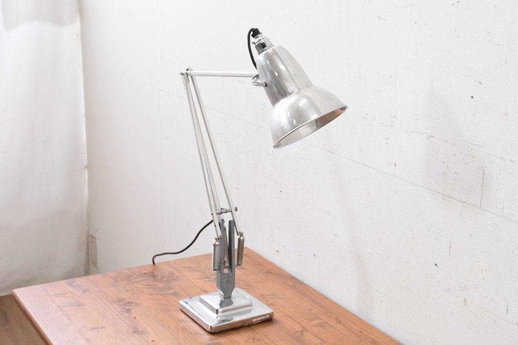 イギリスヴィンテージ　Herbert Terry & Sons(ハーバート・テリー・アンド・サンズ)社製　Anglepoise(アングルポイズ)　インダストリアルデザインのデスクライト　(R-088253)