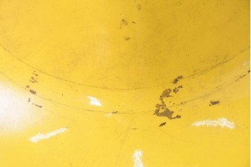 イギリスヴィンテージ　黄色いカラーが目を引く消防士用ヘルメット　(R-088255)
