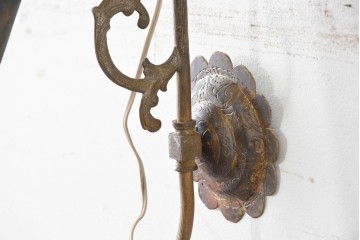 ヴィンテージ照明　モロッコ　希少デザイン　透かし細工とカボション装飾のウォールライト　(R-088259)