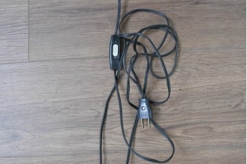 和製ヴィンテージ　アイアン製　透かし模様がお洒落な大型サイズのフロアスタンド　(R-088261)