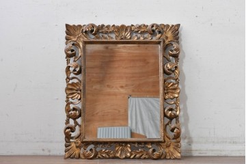 ヨーロッパヴィンテージ　透かし彫りの装飾が華やかなウォールミラー　(R-088266)
