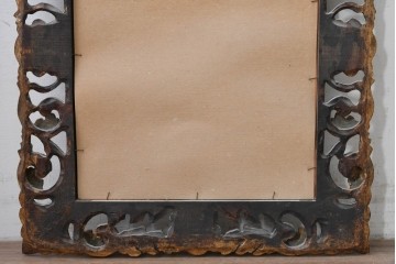 ヨーロッパヴィンテージ　透かし彫りの装飾が華やかなウォールミラー　(R-088266)