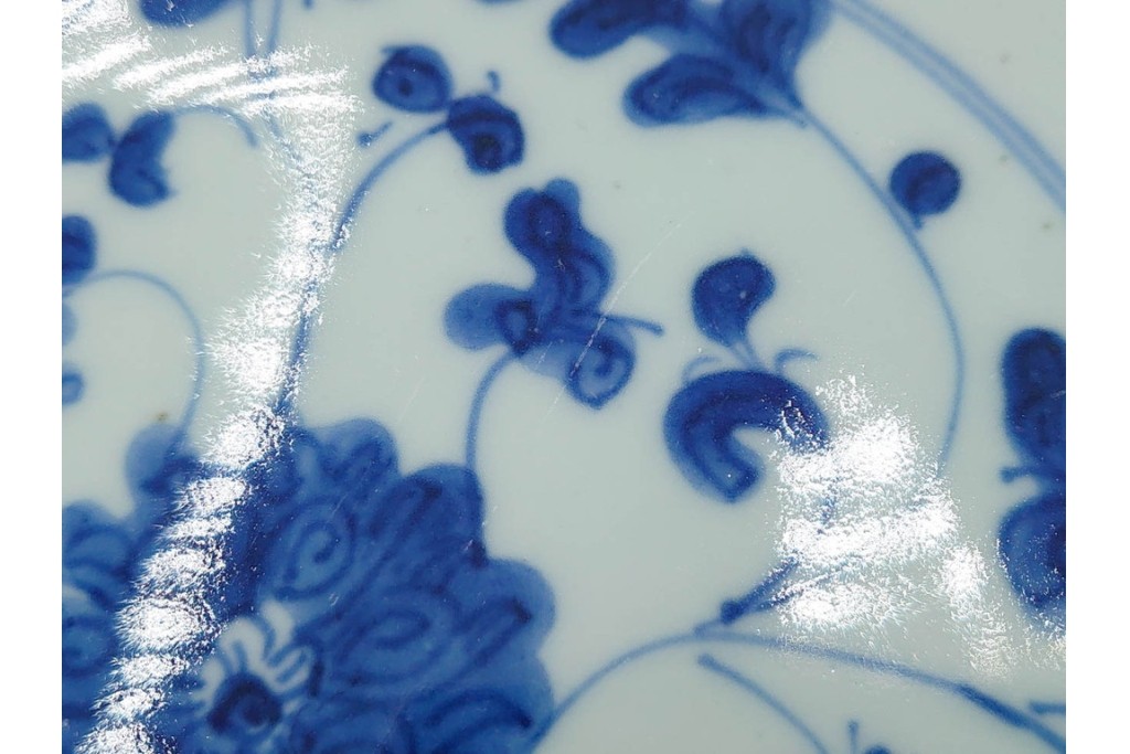 中国　古玩　染付・青花　直径約20cm(6.5寸)　花唐草文が上品な中皿3枚セット　(R-088279)