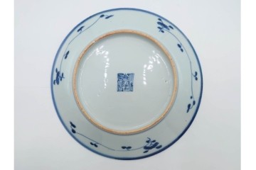 中国　古玩　染付・青花　直径約20cm(6.5寸)　花唐草文が上品な中皿3枚セット　(R-088279)