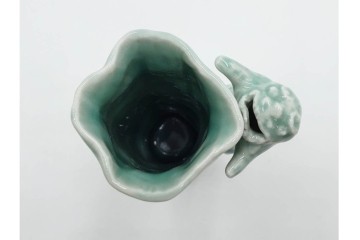 清風与平　青磁　高さ約18cm　存在感ある獅子をあしらった花瓶 　共箱付き　(R-088281)