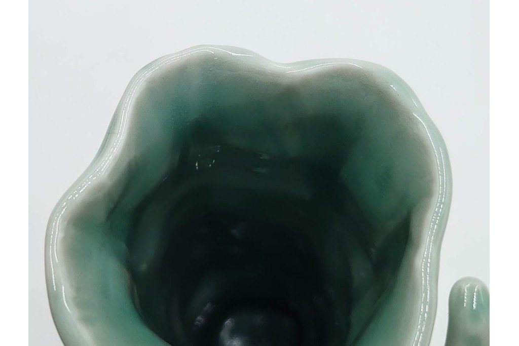 清風与平　青磁　高さ約18cm　存在感ある獅子をあしらった花瓶 　共箱付き　(R-088281)