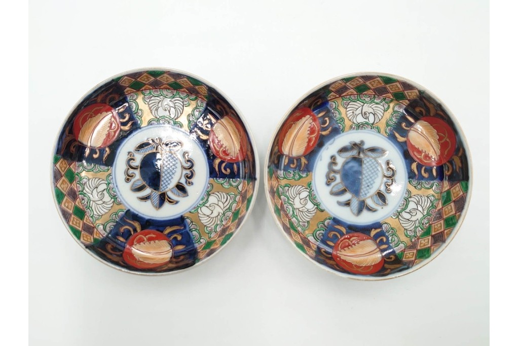 幕末から明治期　伊万里　在銘(角富)　錦手・金襴手　直径約16cm(5.1寸)　煌びやかな絵付けが魅力の中皿6枚セット　(R-088288)