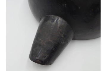 時代物　漆器　幅約34cm　黒と朱の対比が目を引く木製片口　(R-088291)