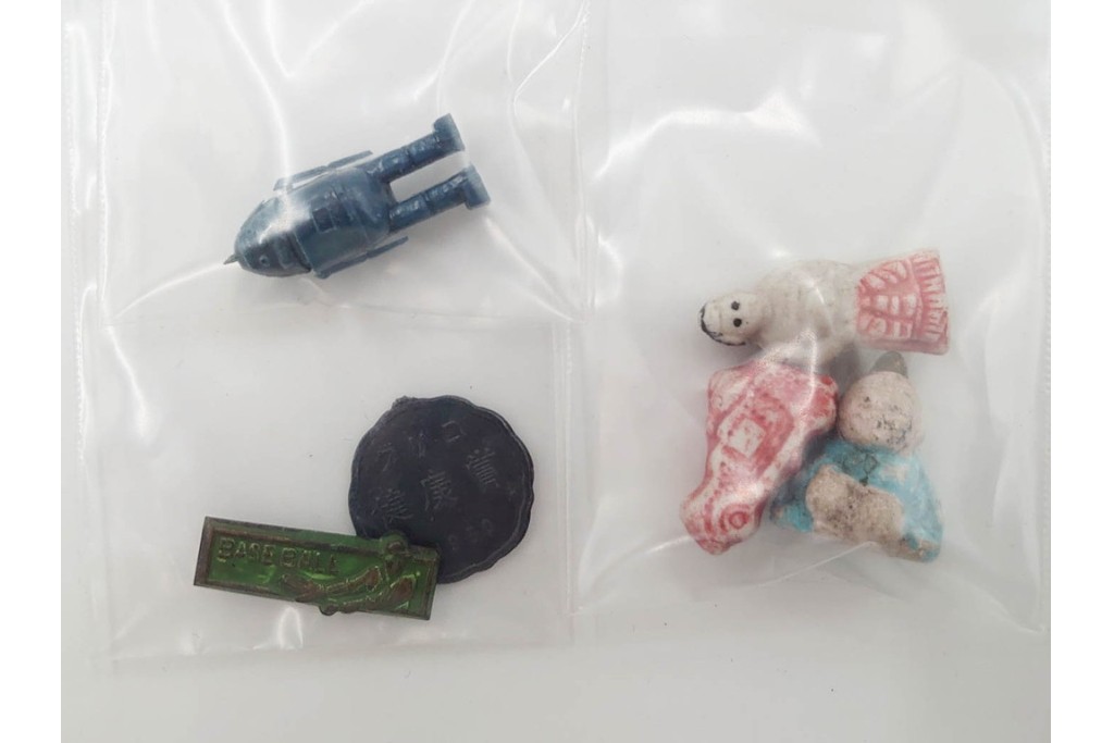 戦前から戦後　当時物　木製・ブリキ　食玩　自動車など色とりどりのミニチュアが揃うグリコのおまけ208点セット　(R-088292)