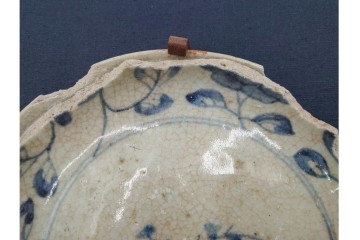 初期伊万里　染付　草花文様が味わい深い陶片　外箱付き　(R-088293)