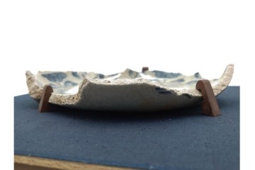 初期伊万里　染付　草花文様が味わい深い陶片　外箱付き　(R-088293)