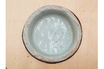 初期伊万里　染付　草花文様が味わい深い陶片　外箱付き　(R-088293)