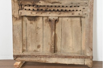 モロッコアンティーク建具　1900年から1930年頃　重厚　異国情緒あふれるプリミティブな門扉1枚　(R-088310)
