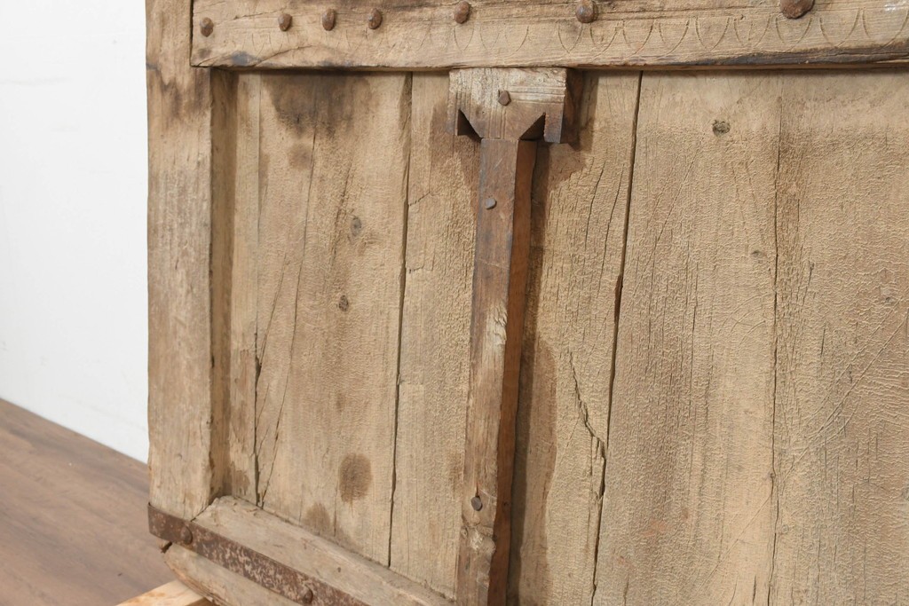 モロッコアンティーク建具　1900年から1930年頃　重厚　異国情緒あふれるプリミティブな門扉1枚　(R-088310)