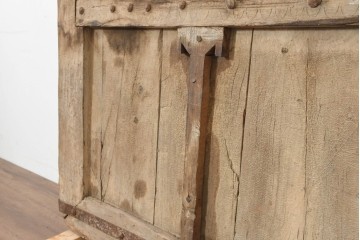 モロッコアンティーク建具　1900年から1930年頃　重厚　異国情緒あふれるプリミティブな門扉1枚　(R-088310)