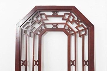 中古建具　中国　シノワズリの優美な意匠が目を引く透かし入り格子パネル1枚　(R-088311)