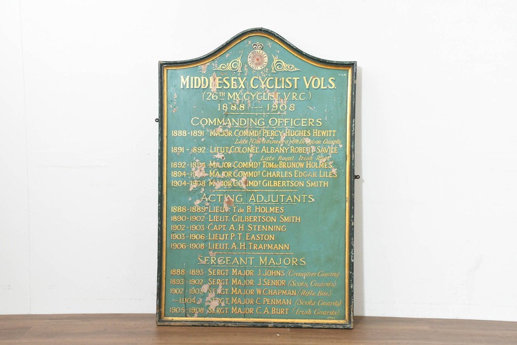 イギリスアンティーク　第26Middlesex Cyclist Vols.　歴代幹部名簿が記された木製看板　(R-088312)