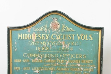 イギリスアンティーク　第26Middlesex Cyclist Vols.　歴代幹部名簿が記された木製看板　(R-088312)