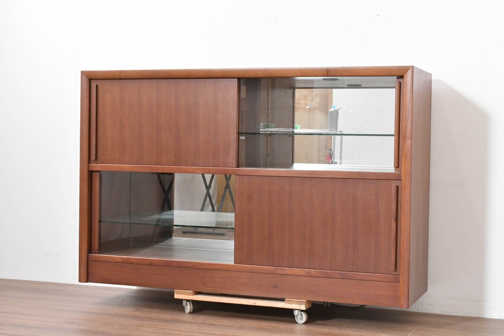 中古　美品　CONDE HOUSE(カンディハウス)　ウォールナット材　ミラーバックサイドボード　(R-088317)