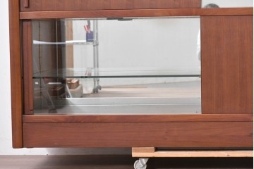 中古　美品　CONDE HOUSE(カンディハウス)　ウォールナット材　ミラーバックサイドボード　(R-088317)