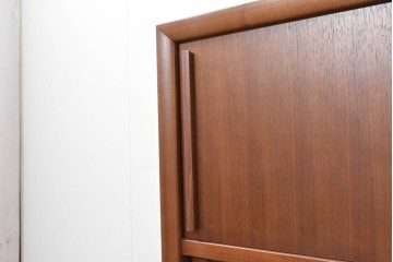中古　美品　CONDE HOUSE(カンディハウス)　ウォールナット材　ミラーバックサイドボード　(R-088317)