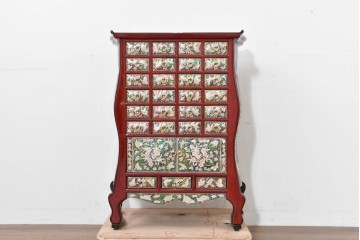 中古　超美品　最高級品　吉正本螺鈿工芸院　蝶と花鳥文が華やかな薬箪笥　購入価格約380万円　(R-088323)