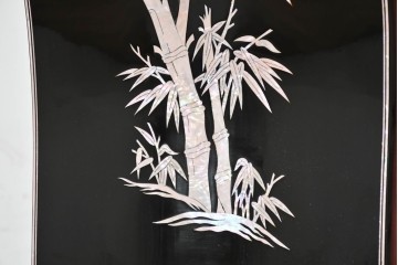 中古　超美品　最高級品　吉正本螺鈿工芸院　蝶と花鳥文が華やかな薬箪笥　購入価格約380万円　(R-088323)