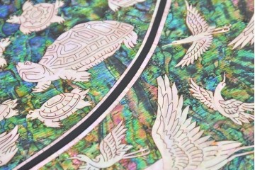 中古　超美品　最高級品　吉正本螺鈿工芸院　蝶と花鳥文が華やかな薬箪笥　購入価格約380万円　(R-088323)