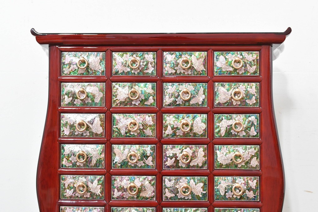 中古　超美品　最高級品　吉正本螺鈿工芸院　蝶と花鳥文が華やかな薬箪笥　購入価格約380万円　(R-088323)