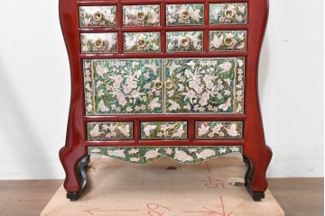 中古　超美品　最高級品　吉正本螺鈿工芸院　蝶と花鳥文が華やかな薬箪笥　購入価格約380万円　(R-088323)