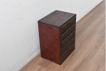 中古　日光彫り　豊かな彫刻が目を引く小引き出し　(R-088324)