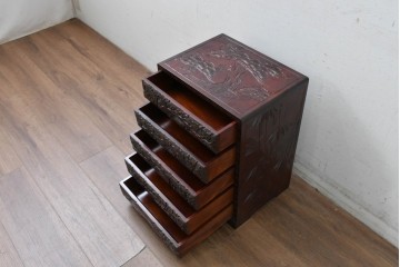 中古　日光彫り　豊かな彫刻が目を引く小引き出し　(R-088324)