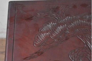 中古　日光彫り　豊かな彫刻が目を引く小引き出し　(R-088324)