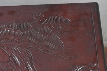 中古　日光彫り　豊かな彫刻が目を引く小引き出し　(R-088324)