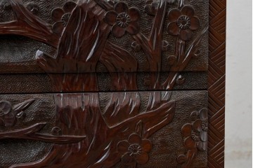 中古　日光彫り　豊かな彫刻が目を引く小引き出し　(R-088324)