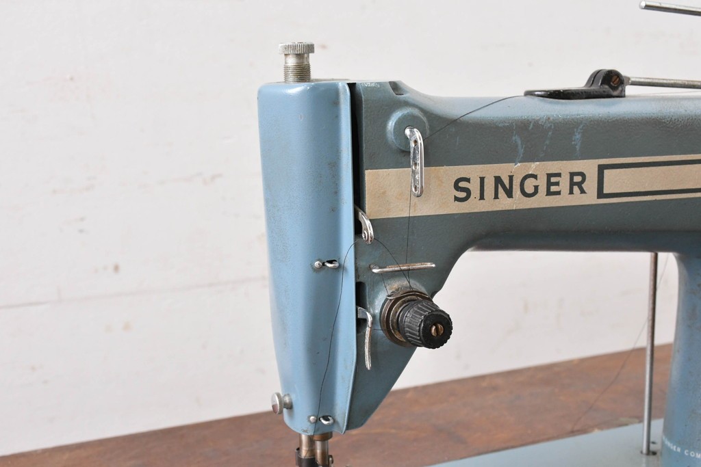 和製ヴィンテージ　SINGER(シンガー)社　188U Blue Champion(ブルーチャンピオン)　拡張天板付きの業務用足踏みミシン　(R-088325)