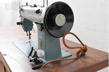 和製ヴィンテージ　SINGER(シンガー)社　188U Blue Champion(ブルーチャンピオン)　拡張天板付きの業務用足踏みミシン　(R-088325)