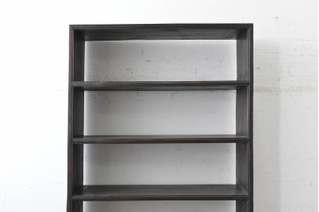 アジアンヴィンテージ　李朝デザイン　黒味を帯びた木肌と控えめな意匠が魅力の本棚　(R-088333)