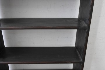 アジアンヴィンテージ　李朝デザイン　黒味を帯びた木肌と控えめな意匠が魅力の本棚　(R-088333)
