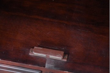 中古　和光　北斗民芸　深みのある木の色合いにガラス扉が美しく映えるブックケース　(R-088335)