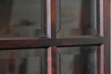 中古　和光　北斗民芸　深みのある木の色合いにガラス扉が美しく映えるブックケース　(R-088335)