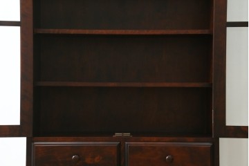中古　和光　北斗民芸　深みのある木の色合いにガラス扉が美しく映えるブックケース　(R-088335)